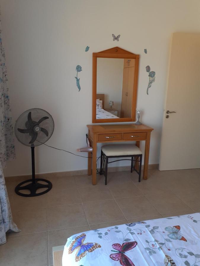 Вілла Beautiful 2-Bed House In Мандрія Екстер'єр фото
