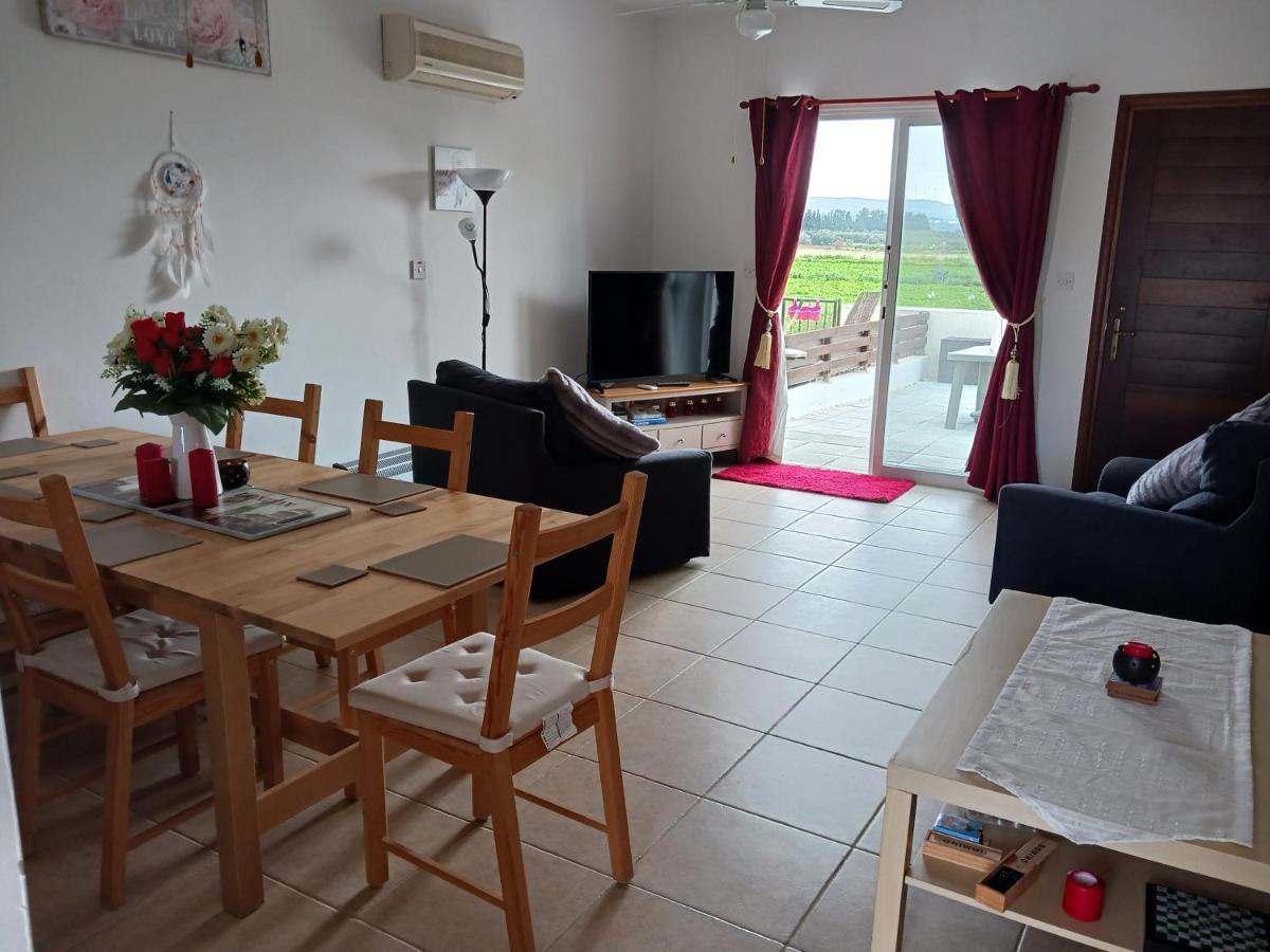 Вілла Beautiful 2-Bed House In Мандрія Екстер'єр фото